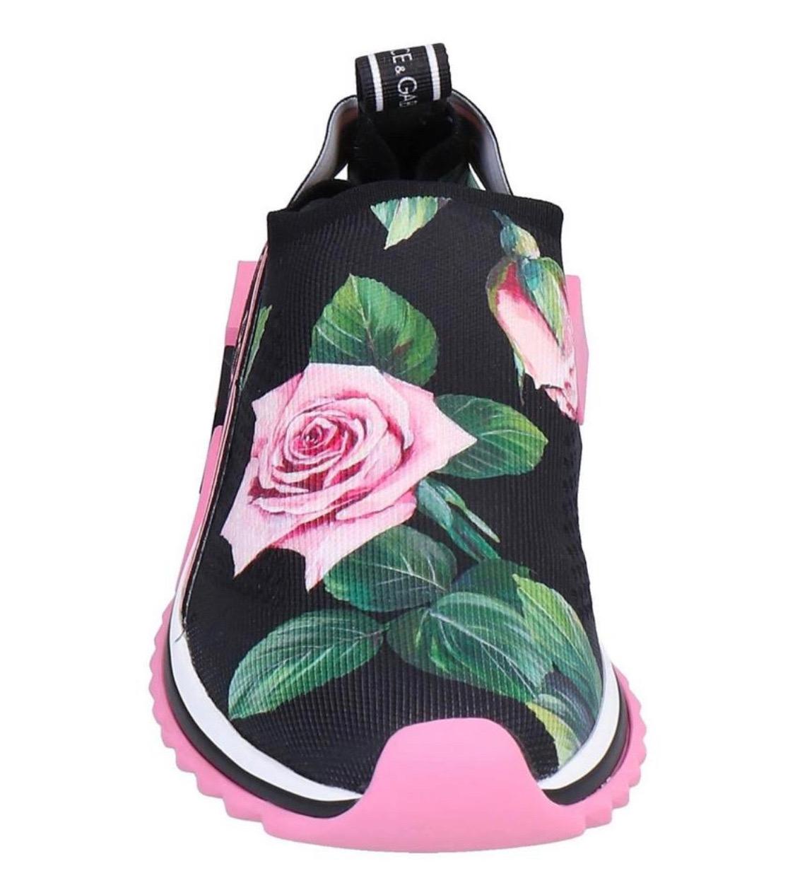 Dolce & Gabbana Tropical Rose
stretch knit sock sneakers with roses
print all-over. Elastic band with logo on
the back, jacquard tab, fabric lining,
removable leather insole, rubber sole
with contrast inserts.

Composition:

75% polyester 10%