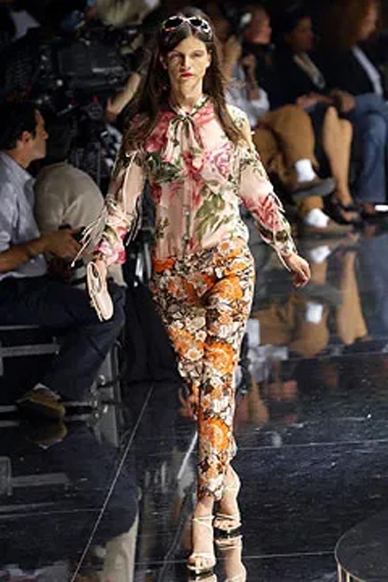 Dolce & Gabbana Trousers In a 60s Inspired Print Spring 2004 For Sale 3