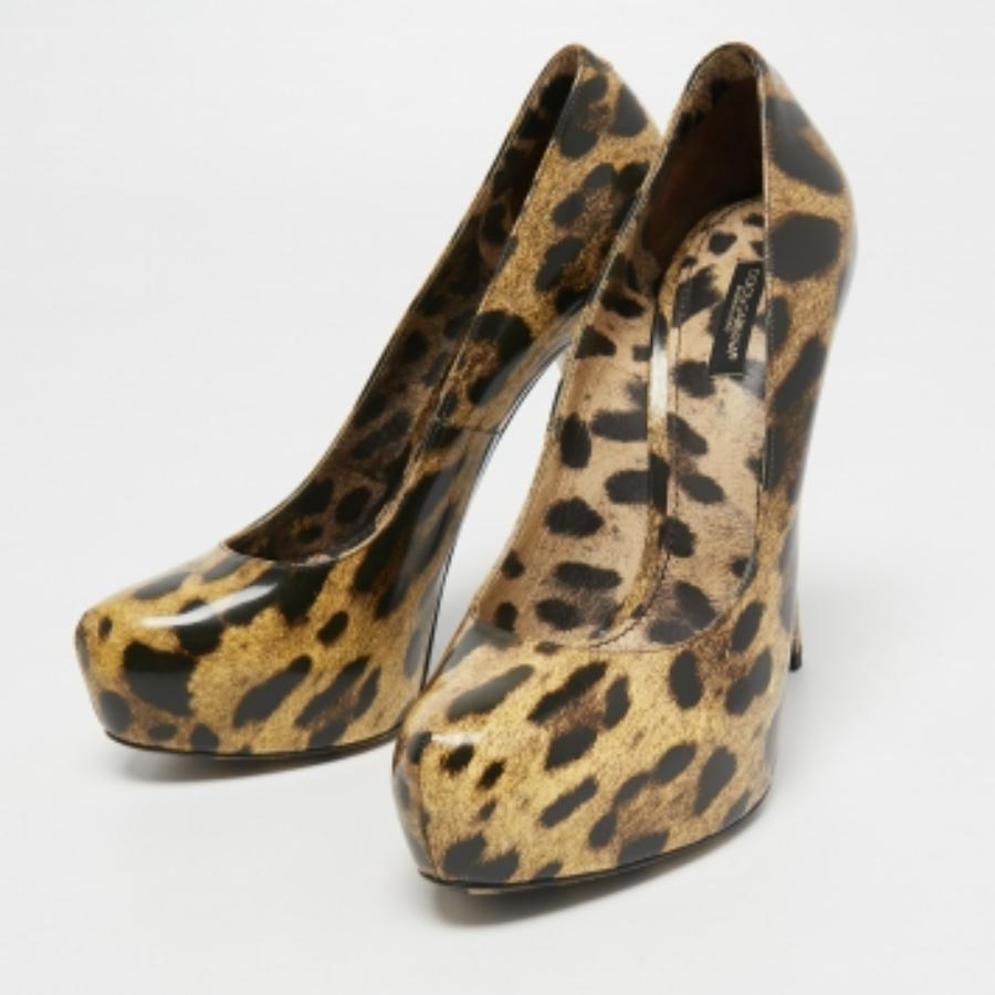Dolce & Gabbana Bombas de plataforma de lona revestida en dos tonos con estampado de leopardo Talla 39.5 en venta 2