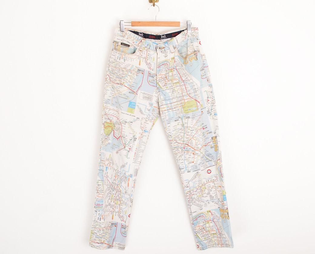 2000's Dolce & Gabbana mid rise denim jeans, depicting Underground Route Maps throughout of various cities, such as Paris, New York & London. 
 
Features;
Below naval fit
Button fasten crotch
Classic x4 pocket design
Dolce & Gabanna leather reverse