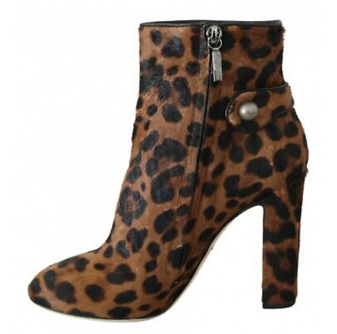 Dolce & Gabbana caviglia vally
stivali in pelo di vitello leopardato in vendita 3