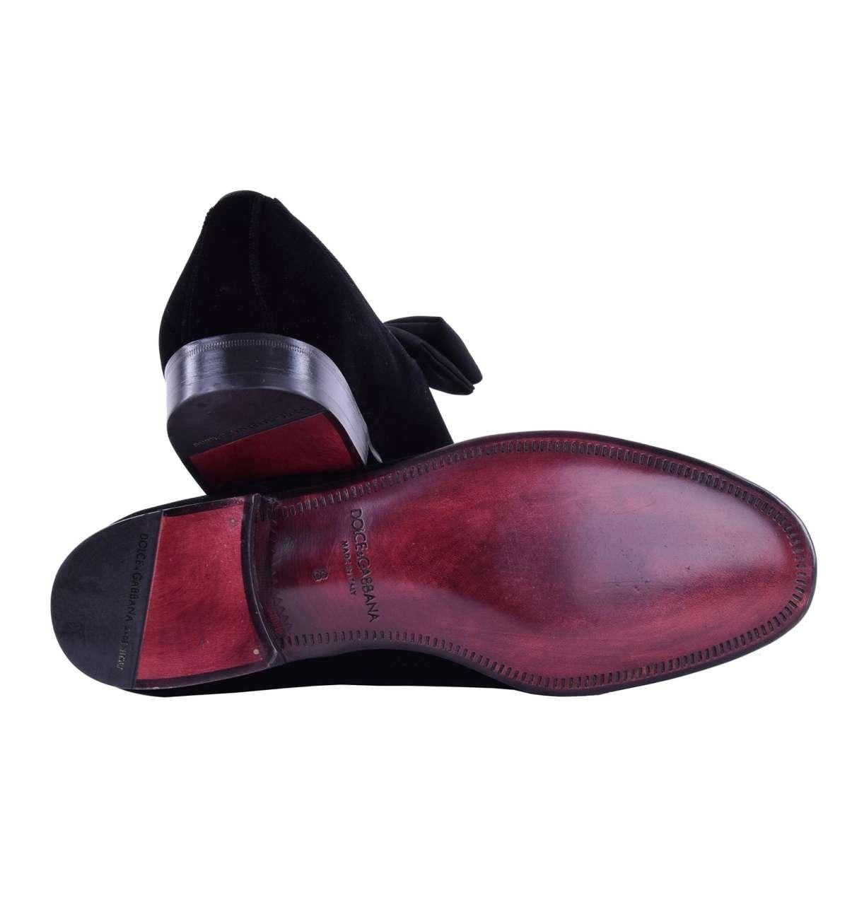 - Velour slip-on shoes MILANO with sewn silk bow tie by DOLCE & GABBANA Black Label - MADE IN ITALY - New with Box - Former RRP: EUR 545 - Model: CA6212-A4153-80999 - Material: 100% Velour (Cotton) - Sole: Leather - Color: Black - Blake construction
