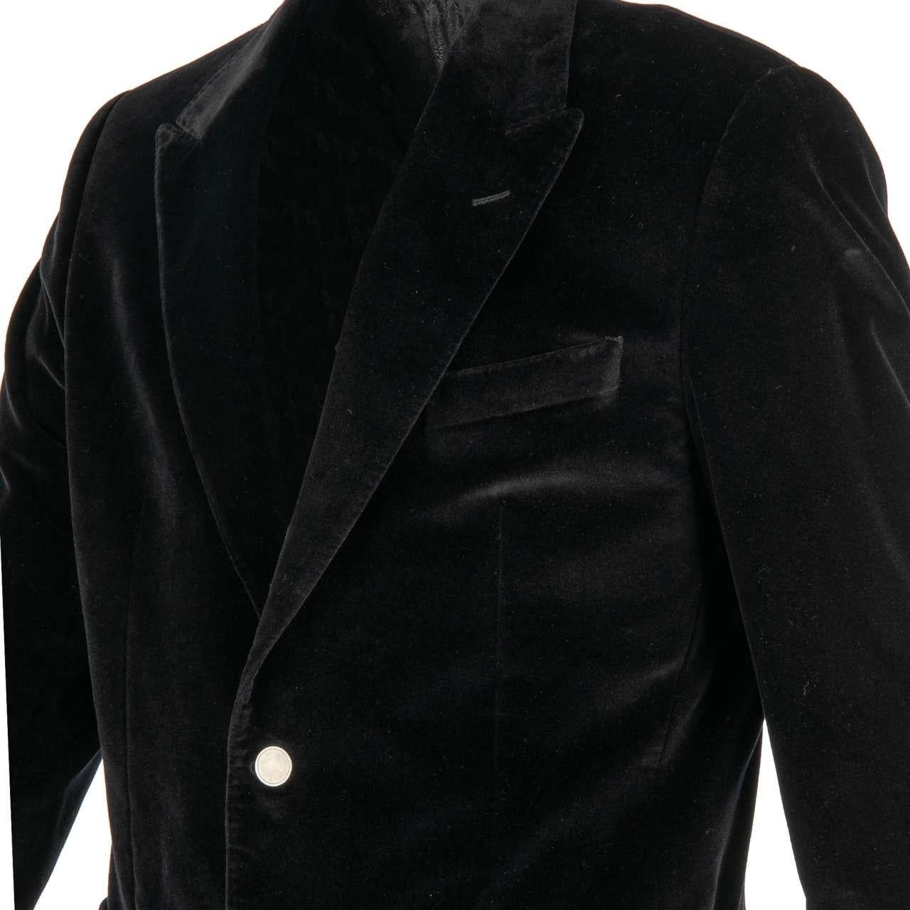 Men's Dolce & Gabbana Velvet Blazer with Crown Logo Peak Lapel and Pockets Black 50 For Sale