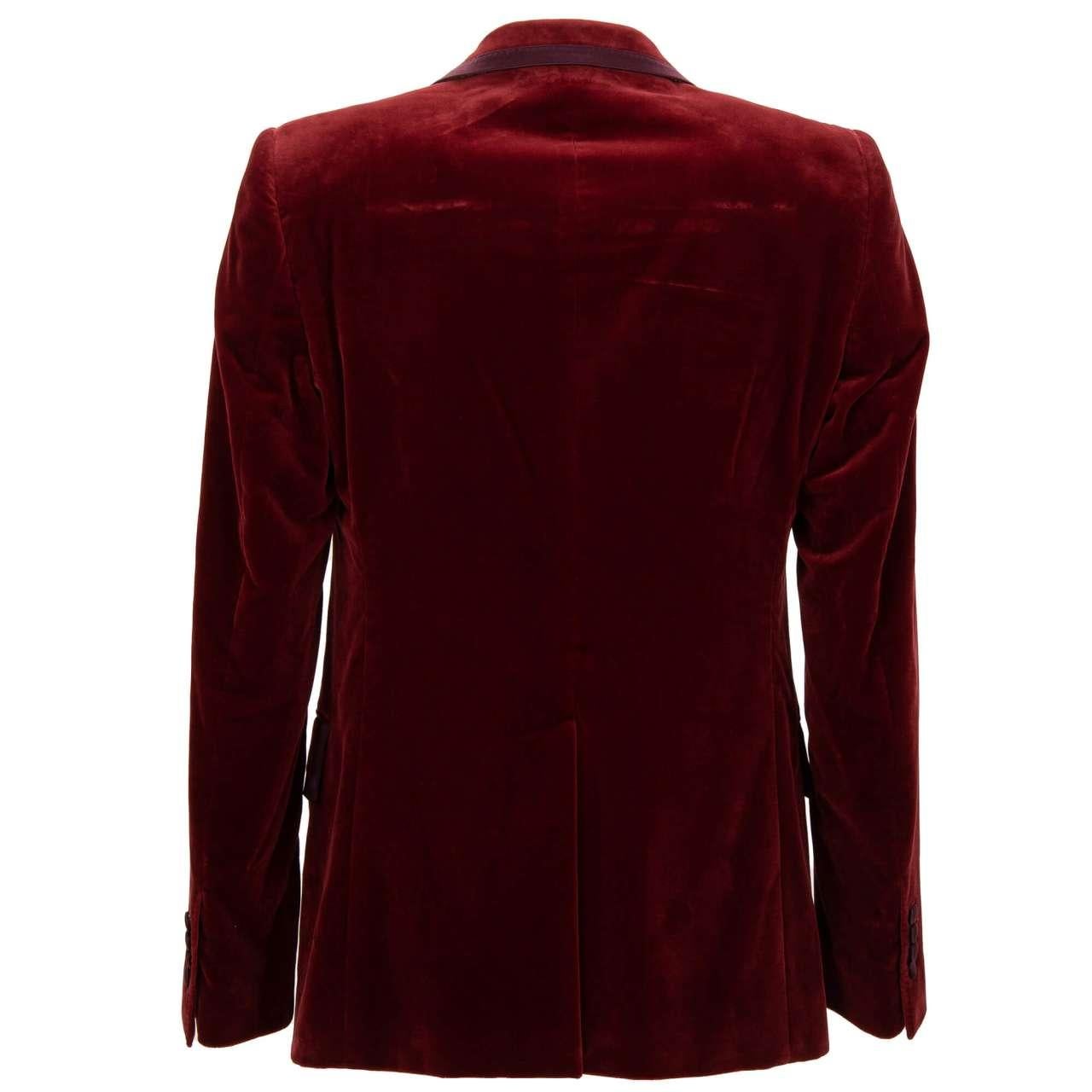 Dolce & Gabbana - Samt-Blazer mit Spitzenrevers in Rot, 48 38 M im Zustand „Hervorragend“ im Angebot in Erkrath, DE