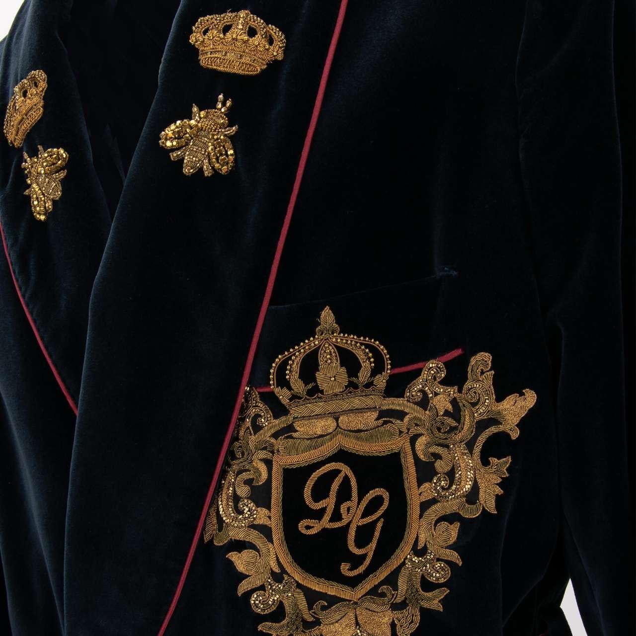 Dolce & Gabbana - Velvet Robe Coat with Bee and Crown Embroidery Blue Red 48 For Sale 2