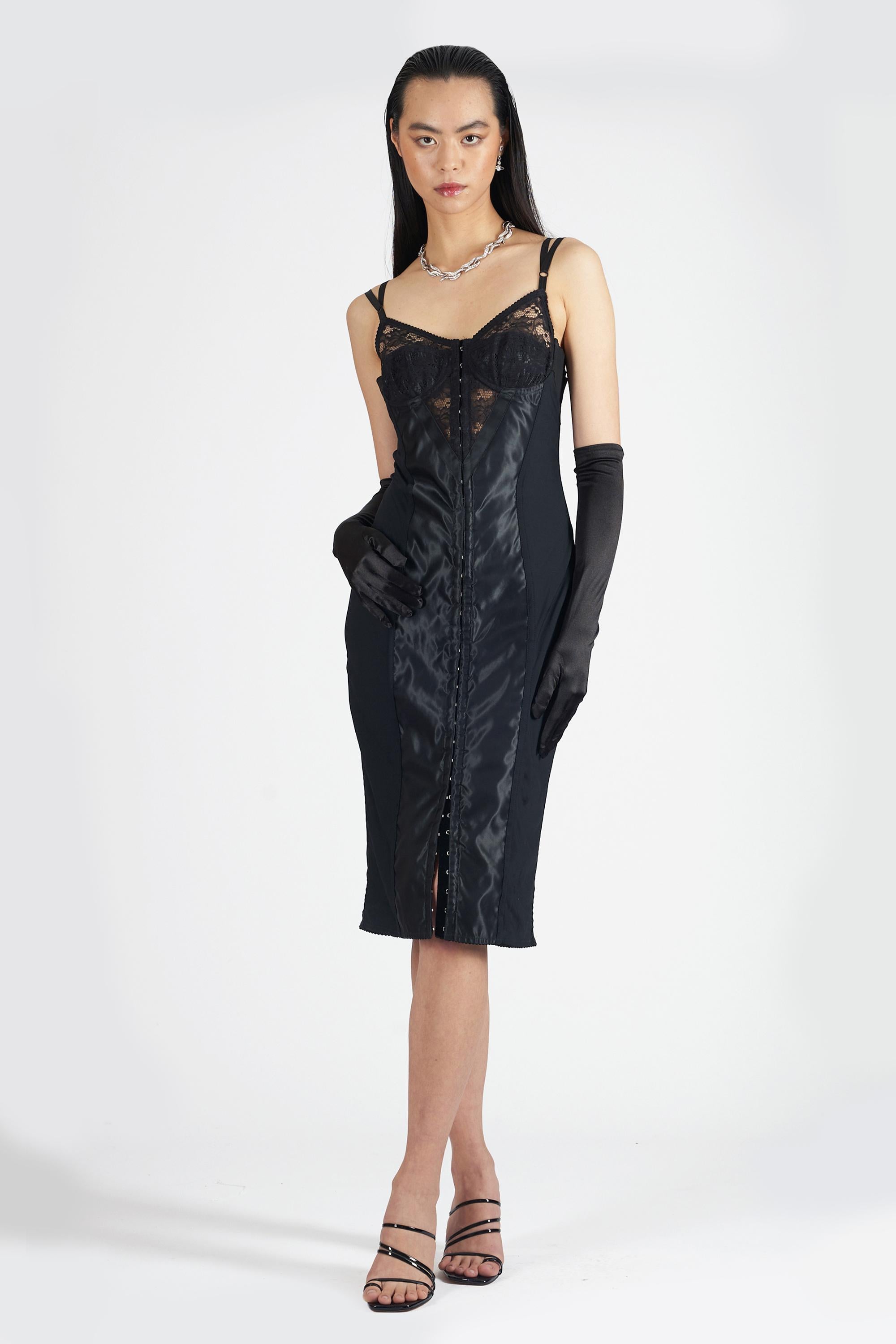 Dolce & Gabbana Vintage 2003 Lace Corset Midi Dress In Excellent Condition For Sale In London, GB