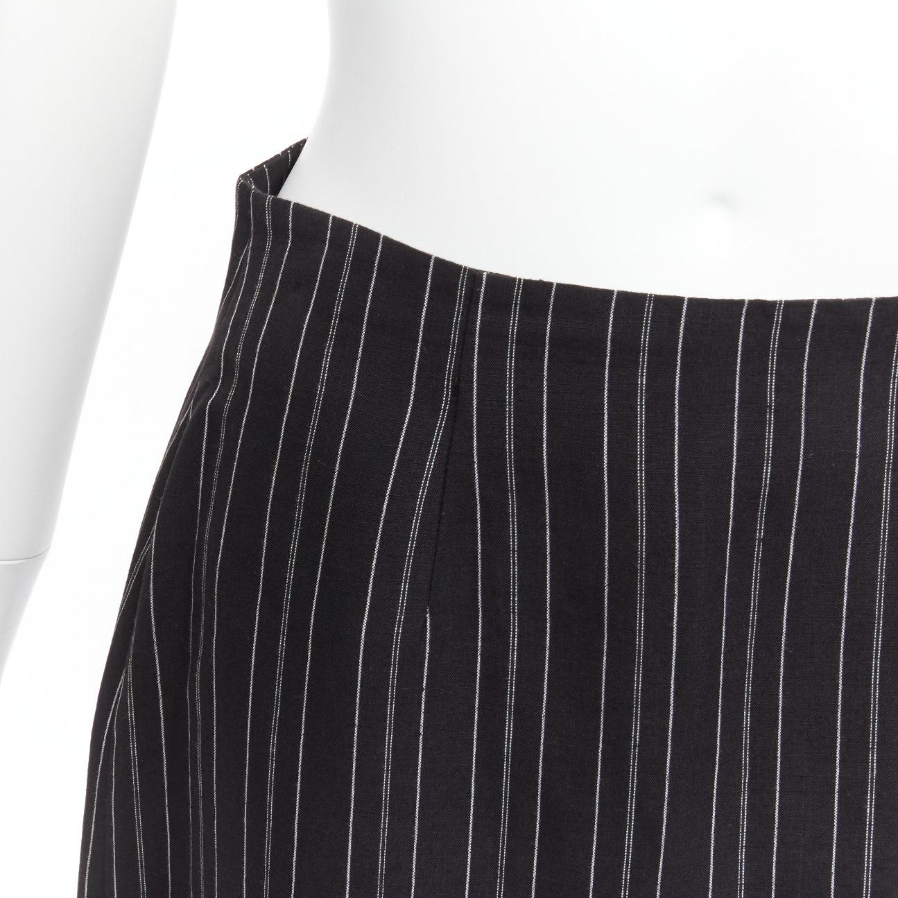 DOLCE GABBANA Vintage black pinstriped high waist darted mini Skirt IT40 S
Reference: GIYG/A00352
Brand: Dolce Gabbana
Designer: Domenico Dolce and Stefano Gabbana
Material: Rayon, Blend
Color: Black, White
Pattern: Pinstriped
Closure: Zip
Lining: