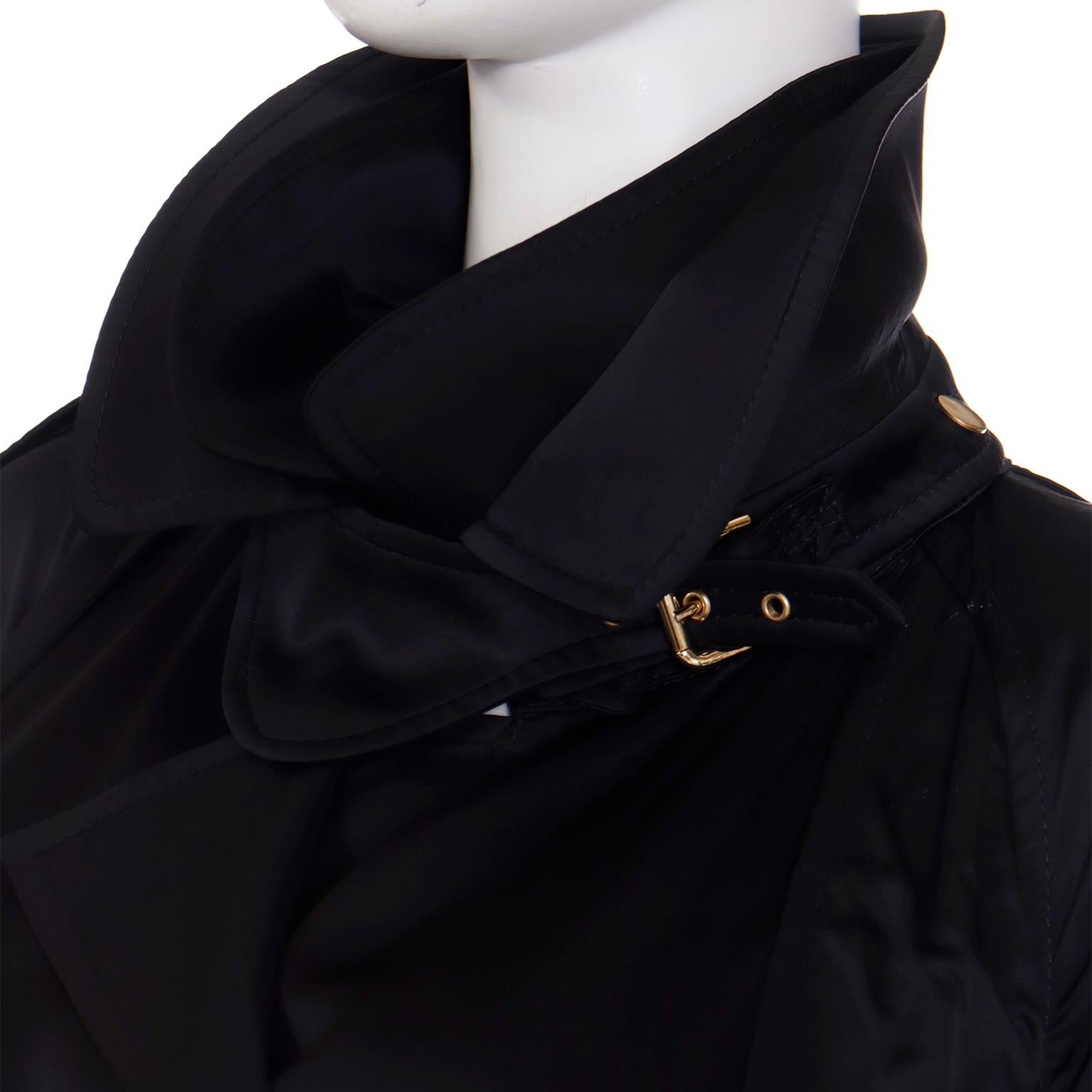Dolce & Gabbana Vintage Schwarzer Satin Cropped Trenchcoat Stil Jacke mit Gürtel im Angebot 3