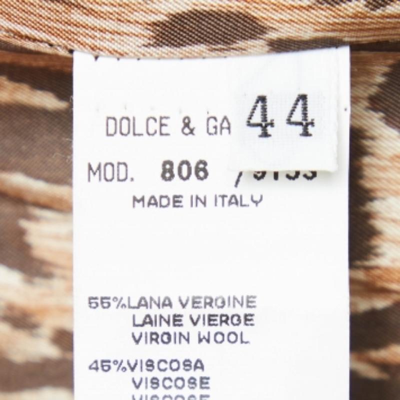 Questa gonna elegante merita di essere aggiunta al vostro armadio! Realizzato con materiali pregiati, è squisitamente disegnato in una forma lusinghiera.