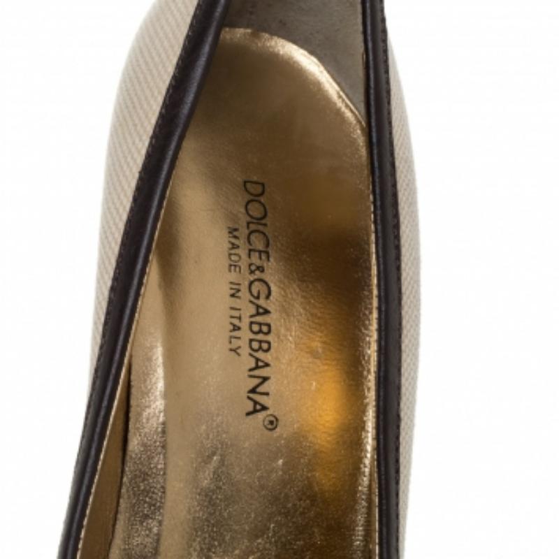 Beige Dolce & Gabbana Vintage Canvas And Leather Logo Embellished Cap Toe Pumps Size38 For Sale