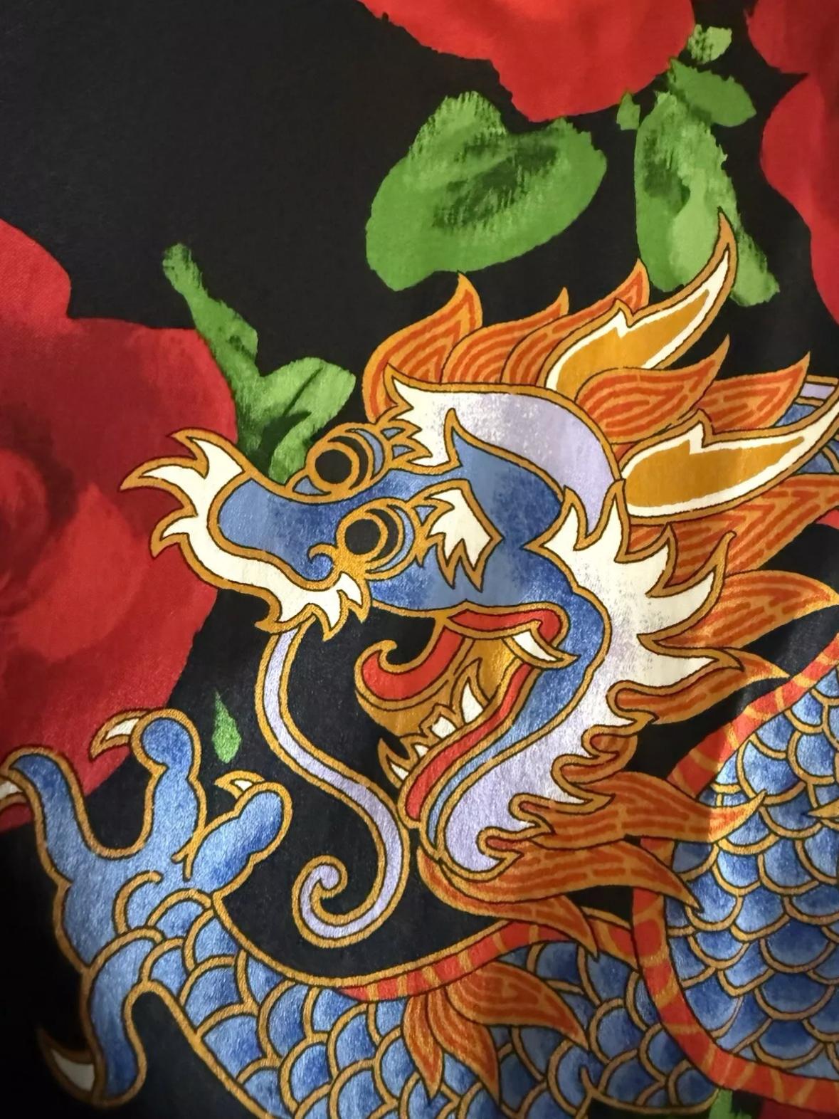 DOLCE & GABBANA Vintage F/W 1998 Silk Dragon & Floral Print Wiggle Skirt IT 40 In Good Condition In Woodland Hills, CA