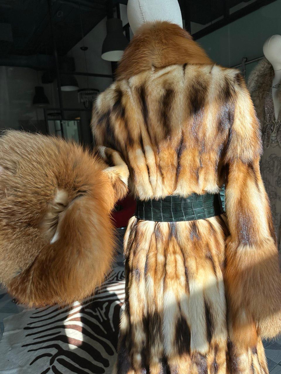 Dolce & Gabbana vintage fur coat For Sale 7