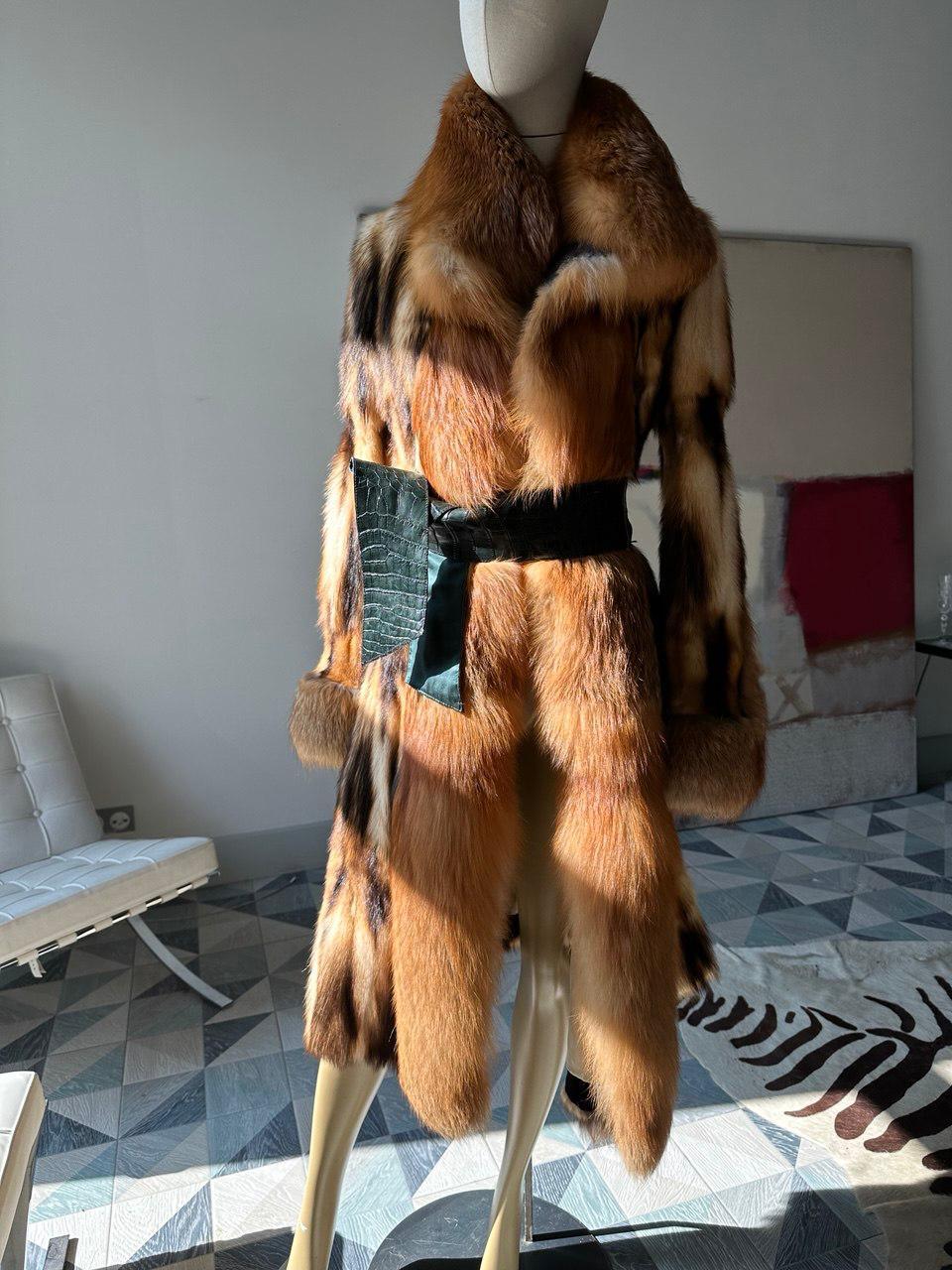 Dolce & Gabbana vintage fur coat For Sale 3