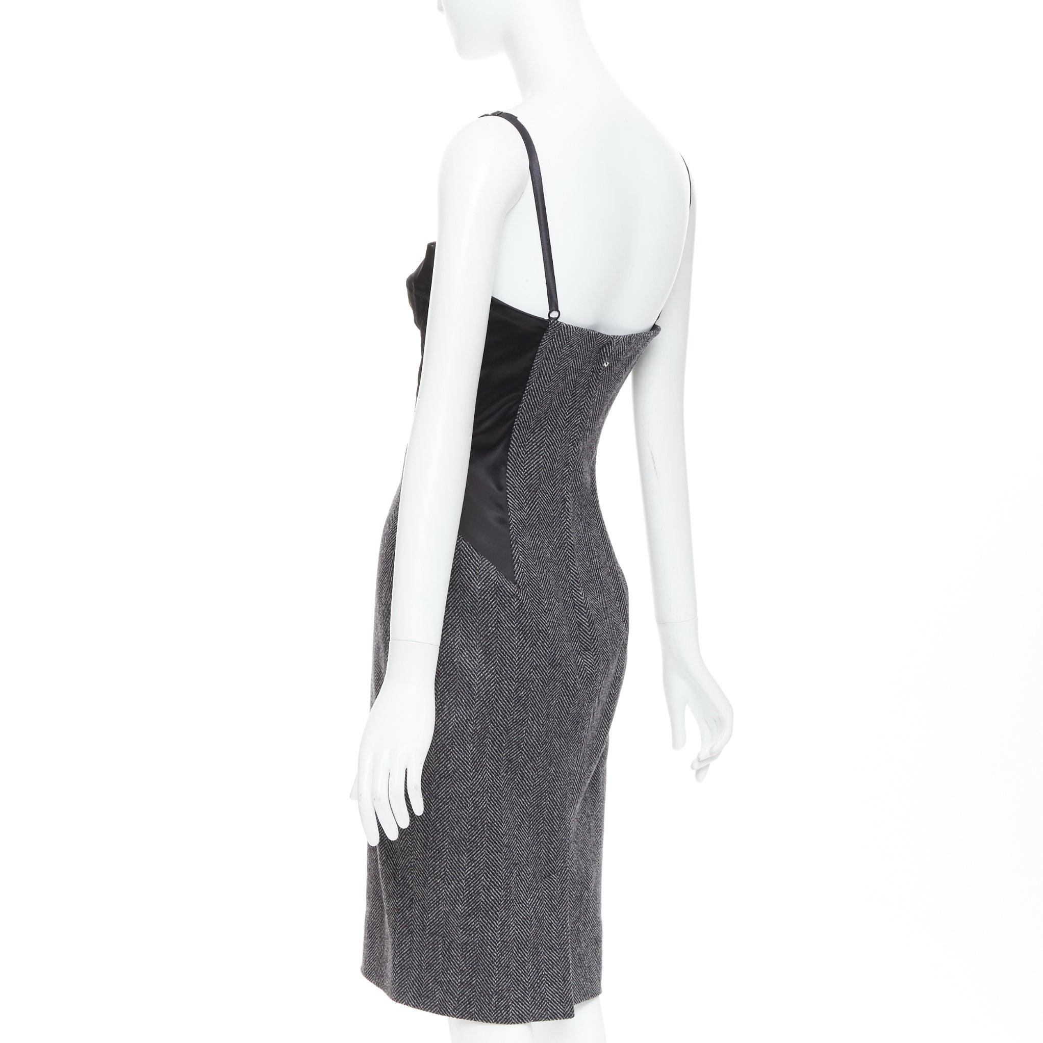 DOLCE GABBANA Abito vintage in lana vergine misto tweed a spina di pesce IT40 S in vendita 1