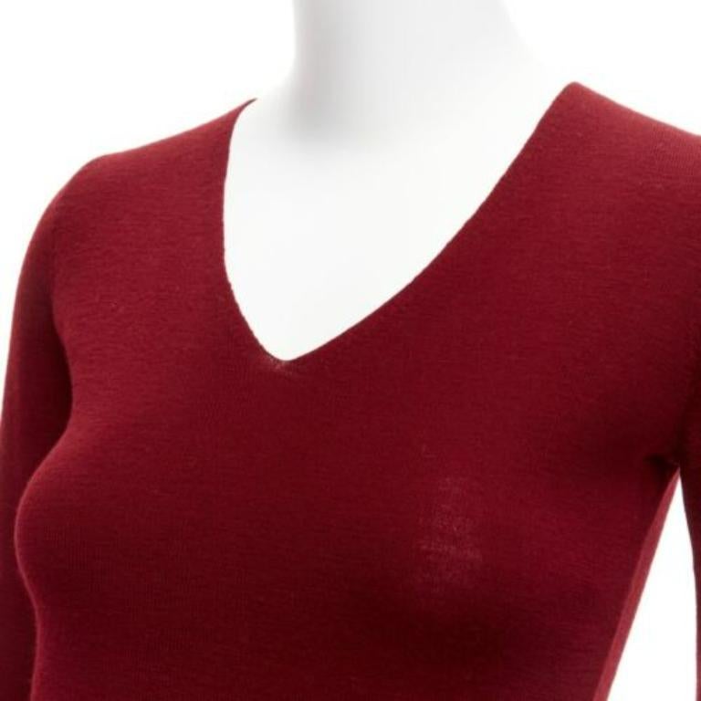 DOLCE GABBANA Vintage red 100% virgin wool V neck long sleeve sweater IT42 M
Reference: GIYG/A00330
Brand: Dolce Gabbana
Designer: Domenico Dolce and Stefano Gabbana
Material: Virgin Wool
Color: Red
Pattern: Solid
Closure: Slip On
Made in: