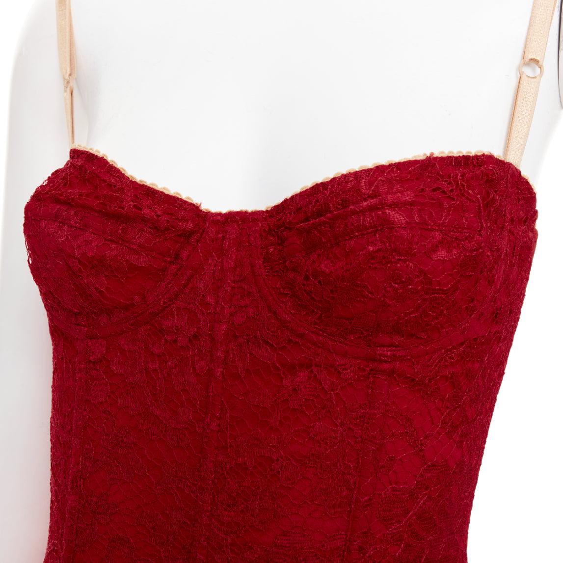 DOLCE GABBANA Vintage red floral lace nude straps body con boudoir dress IT38 XS
Reference: TGAS/F00037
Brand: Dolce Gabbana
Designer: Domenico Dolce and Stefano Gabbana
Material: Nylon, Blend
Color: Red, Nude
Pattern: Lace
Closure: Zip
Lining: Red
