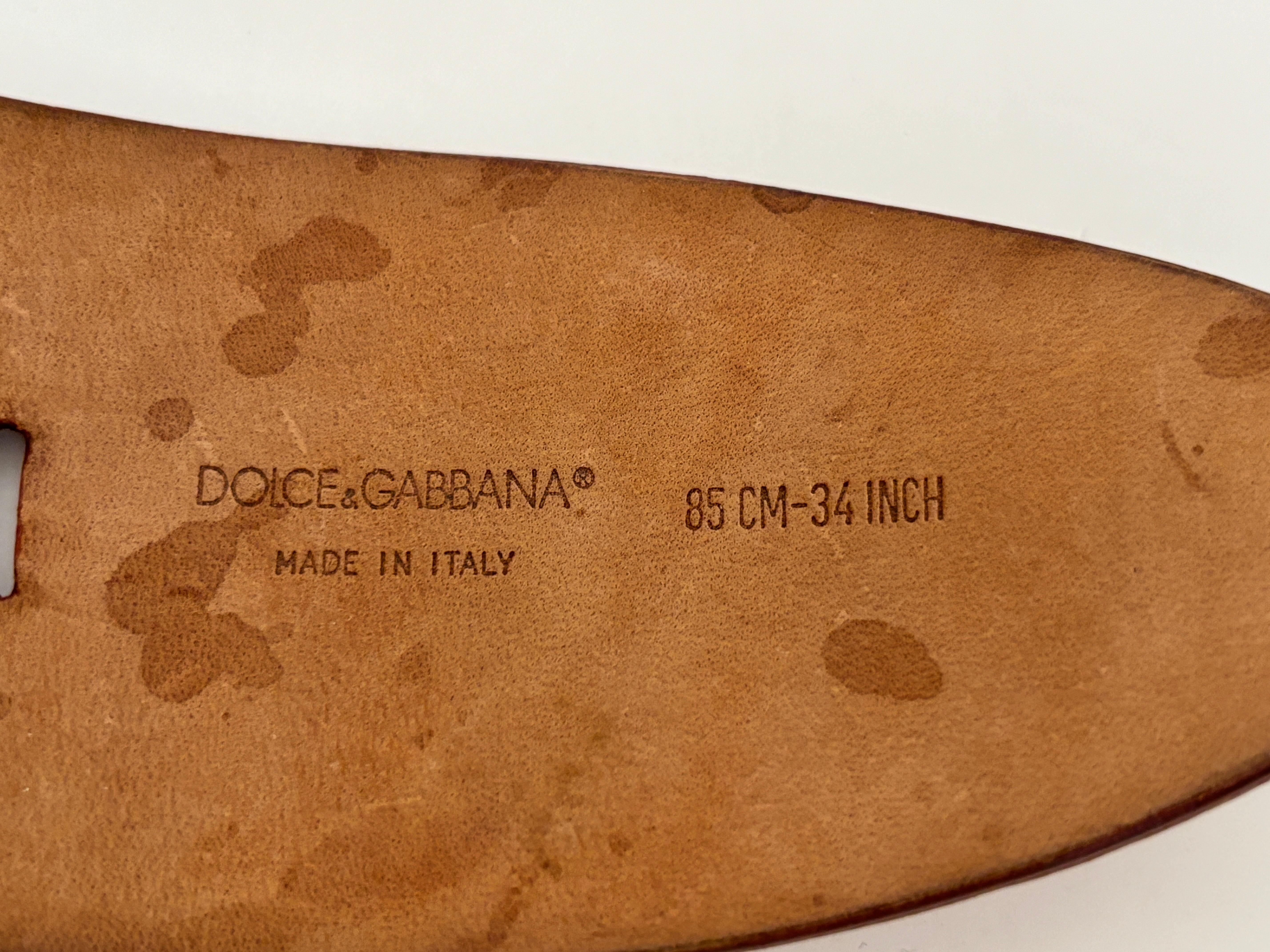 Dolce & Gabbana Vintage Red Ledergürtel mit Gold DG Logo Schnalle Made in Italy im Angebot 5