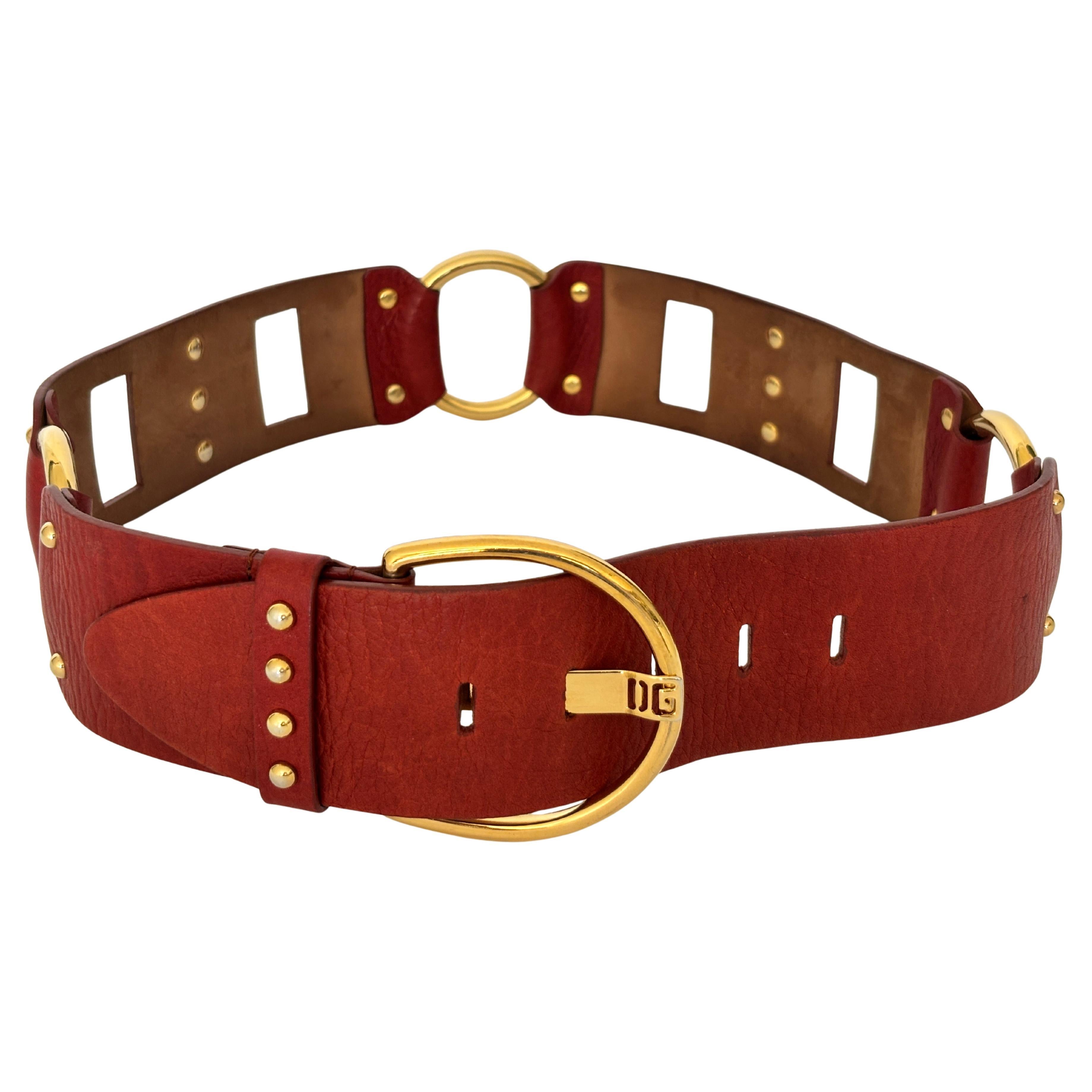 Dolce & Gabbana Vintage Red Ledergürtel mit Gold DG Logo Schnalle Made in Italy im Angebot