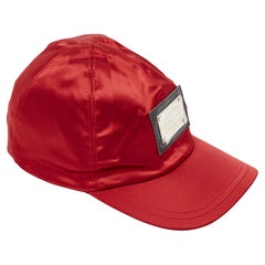 Dolce & Gabbana Vintage Rot Satin Logo Patch Cap Größe 57