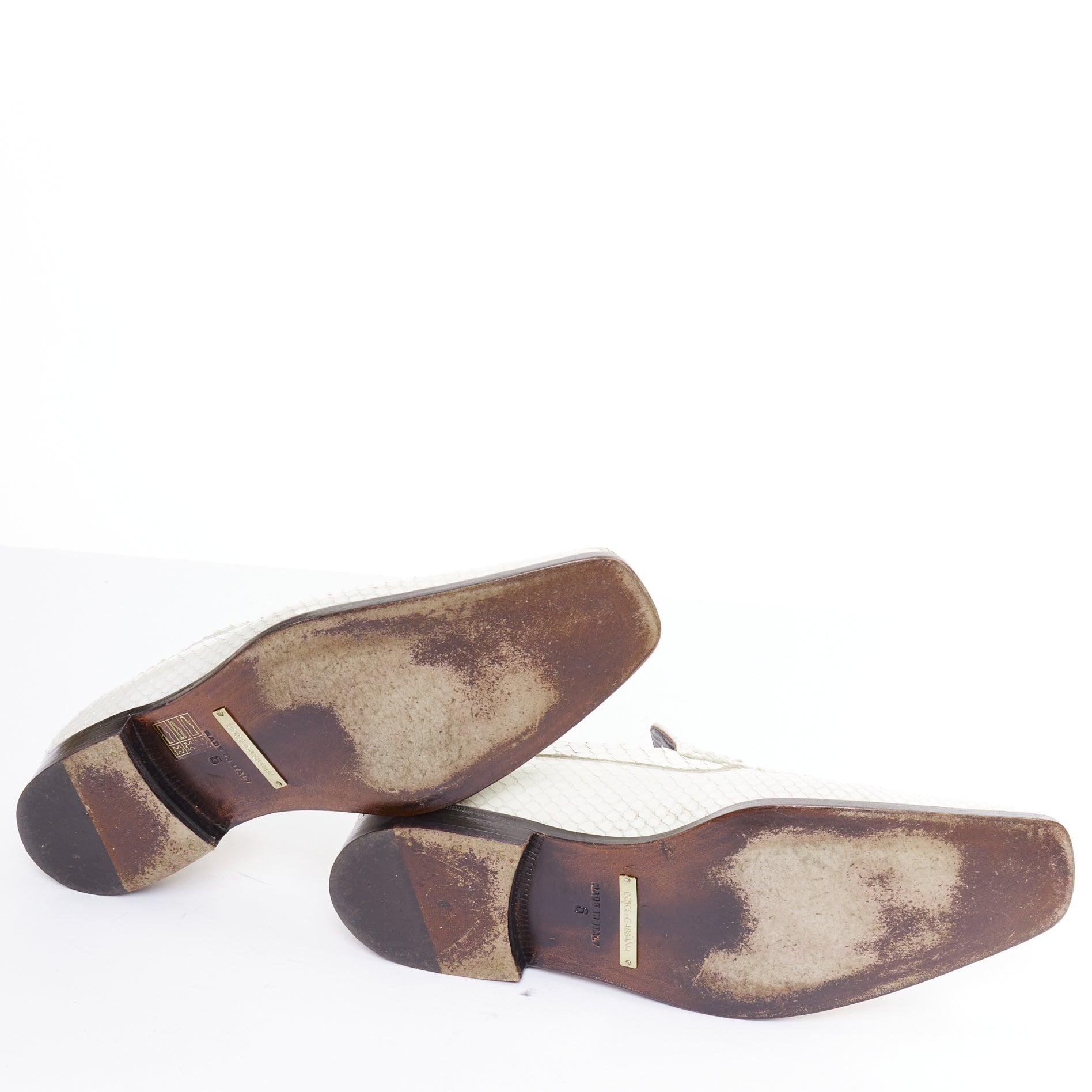 DOLCE GABBANA Scarpe da mocassino vintage in pelle squamata bianca con profili UK6 EU40 in vendita 6
