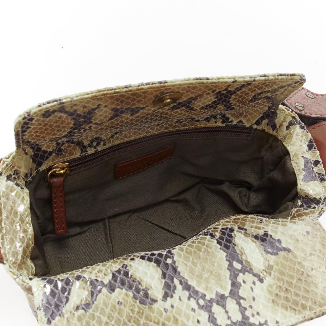 DOLCE GABBANA Vintage Y2K beige textured leather dual buckle boxy shoulder bag For Sale 5