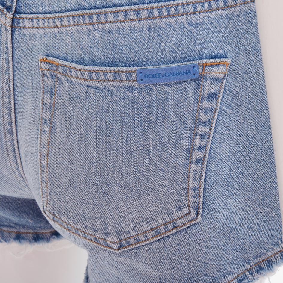 DOLCE GABBANA gewaschene blaue, abgeschnittene Shorts mit Logo-Anhänger IT38 XS
Referenz: AAWC/A01561
Marke: Dolce Gabbana
Designer: Domenico Dolce und Stefano Gabbana
MATERIAL: Denim
Farbe: Blau
Muster: Solide
Verschluss: Zip Fly
Zusätzliche