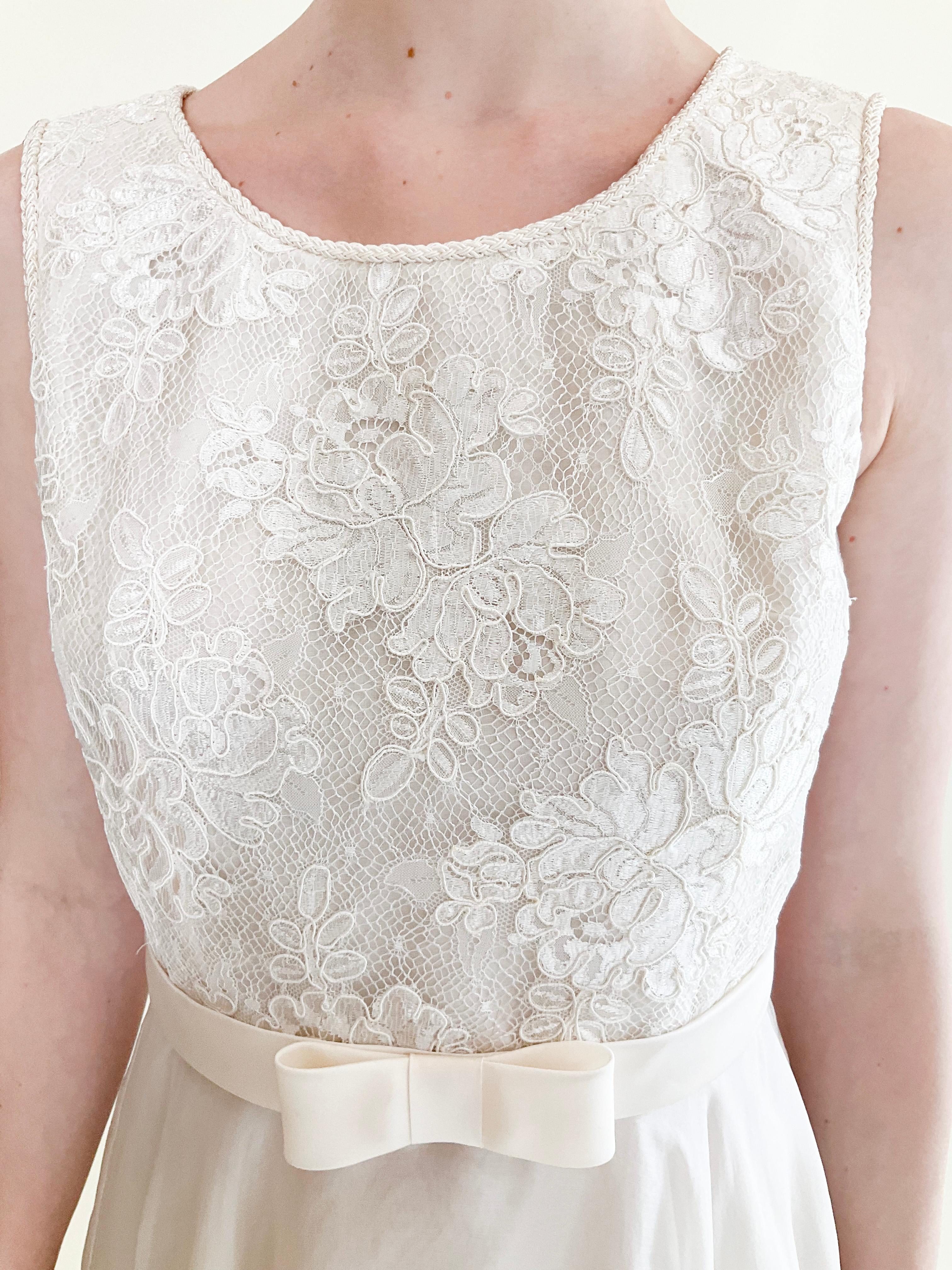 Dolce & Gabbana White 1990's Lace & Silk with Bow Dress For Sale 5