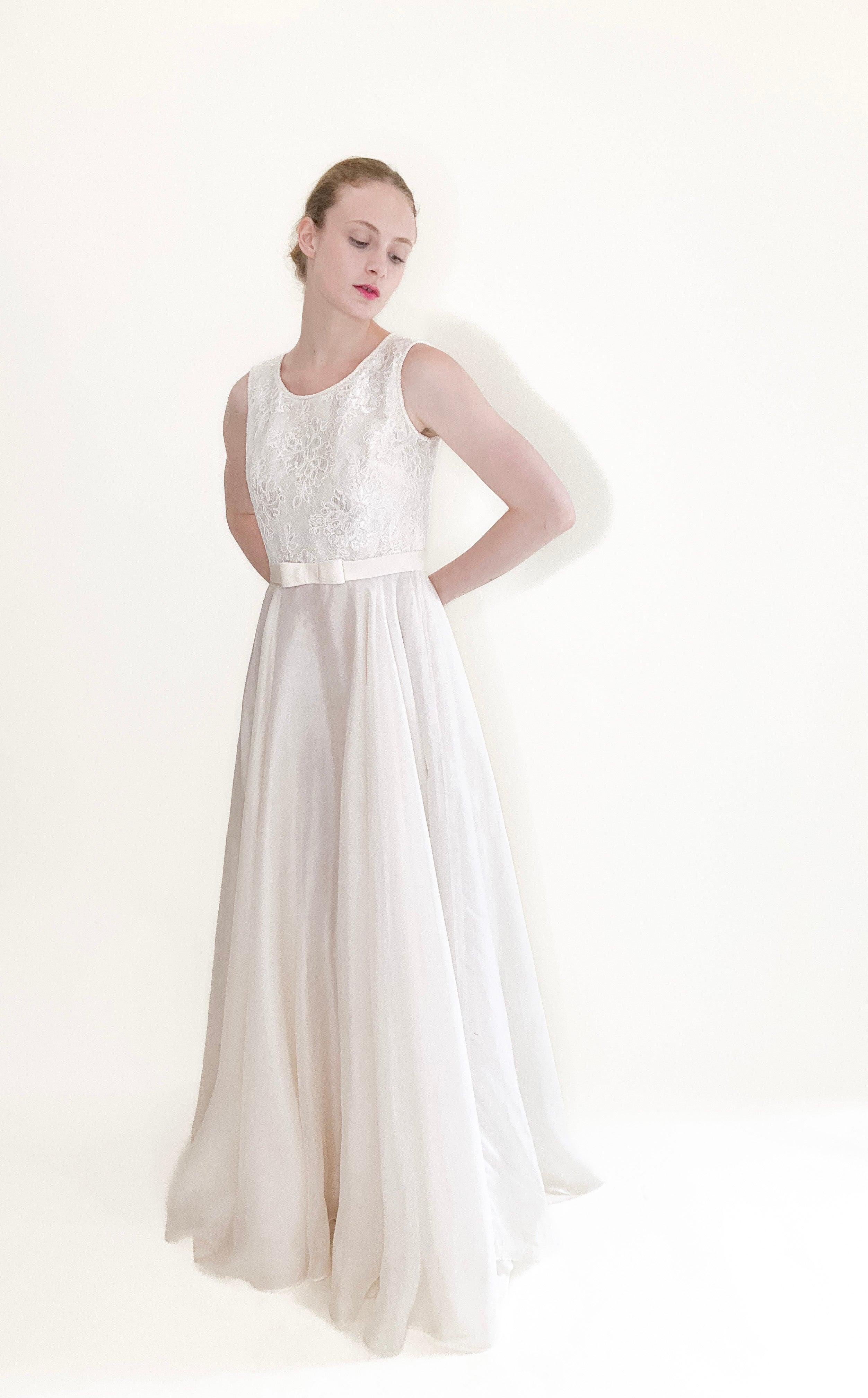Dolce & Gabbana White 1990's Lace & Silk with Bow Dress For Sale 2