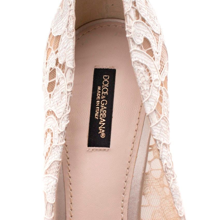 Women's Dolce & Gabbana White Belluci Taormina Lace Embellished Pumps  For Sale
