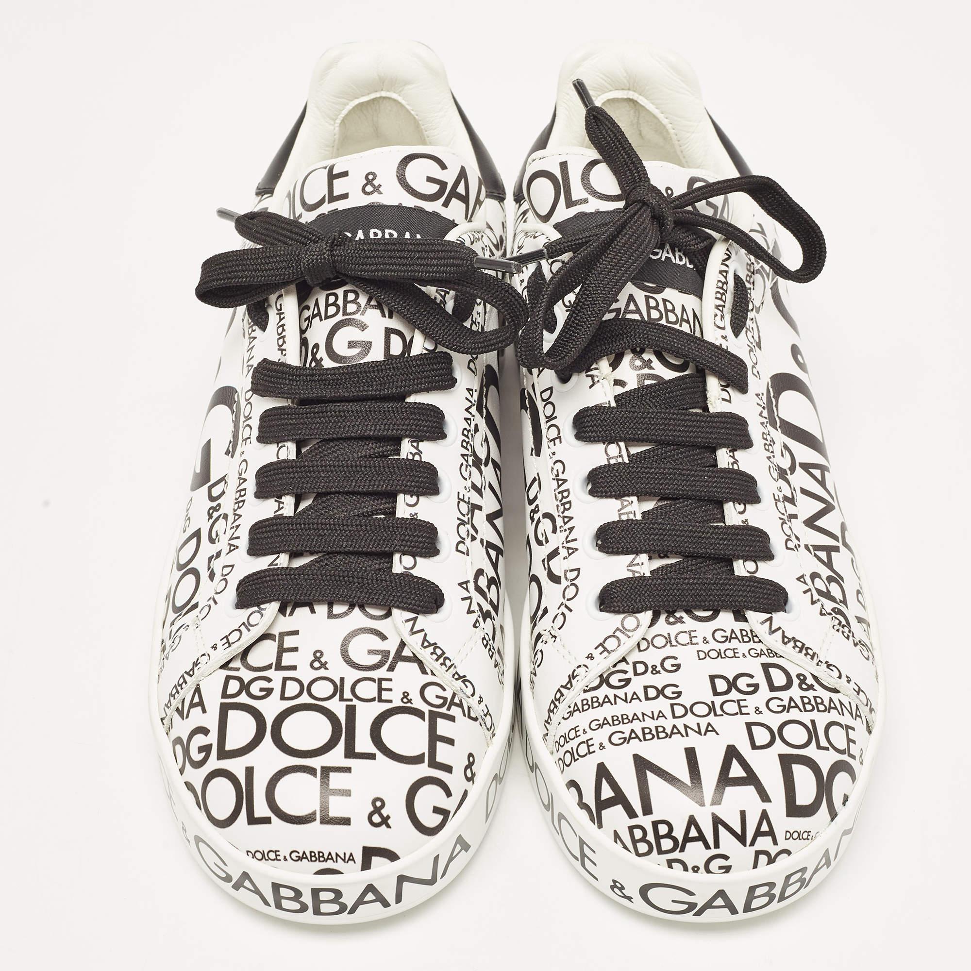 Give your outfit a luxe update with this pair of Dolce & Gabbana Portofino sneakers. The creation is sewn perfectly to help you make a statement in them for a long time.

