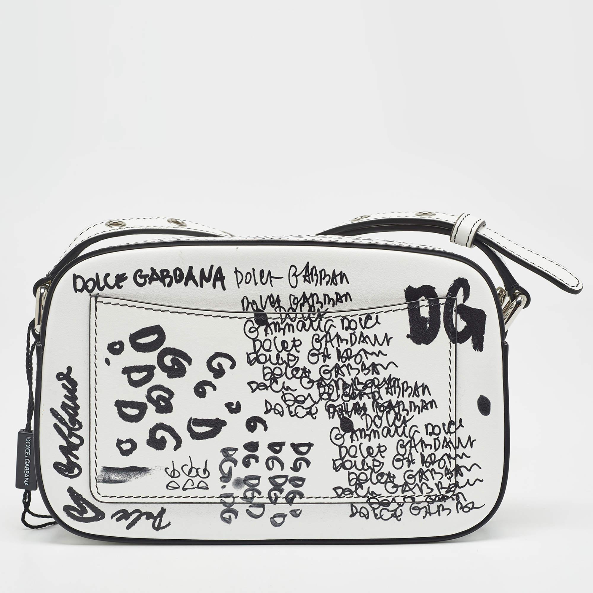 Dolce & Gabbana White/Black Printed Leather Crossbody Bag In New Condition For Sale In Dubai, Al Qouz 2