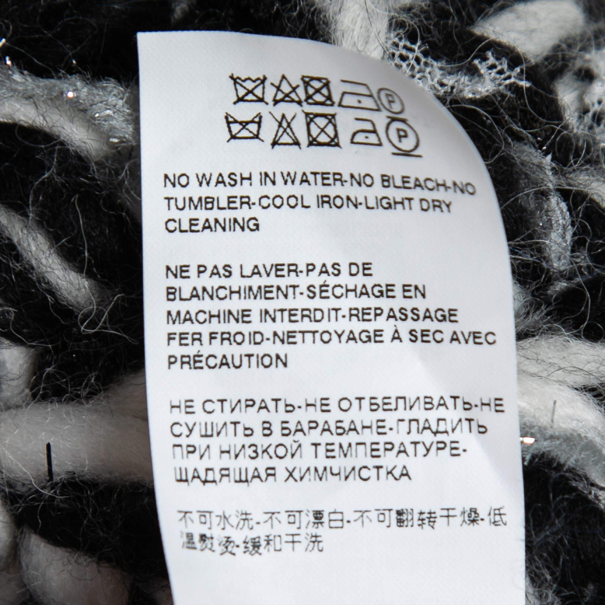 Dolce & Gabbana Weißer & schwarzer Wollstrickpullover aus Wolle M im Zustand „Hervorragend“ im Angebot in Dubai, Al Qouz 2