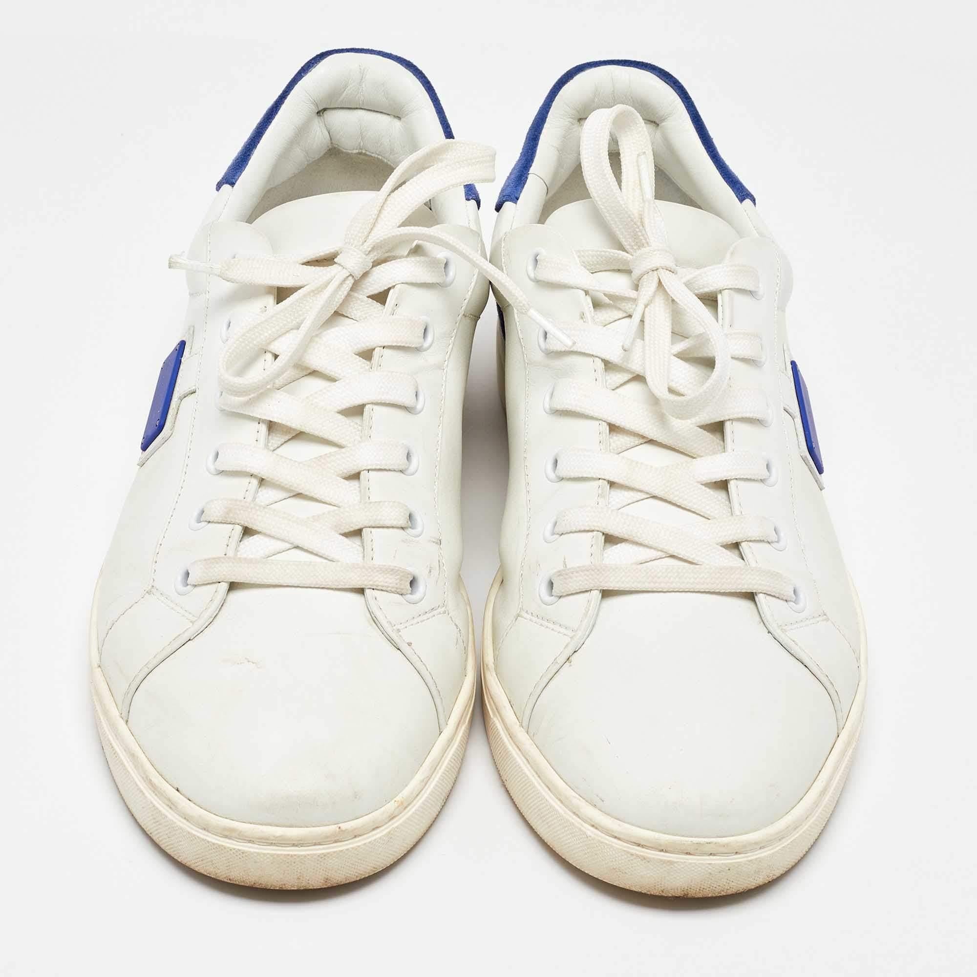 Gray Dolce & Gabbana White/Blue Leather and Suede Portofino Low Top Sneakers Size 41 For Sale