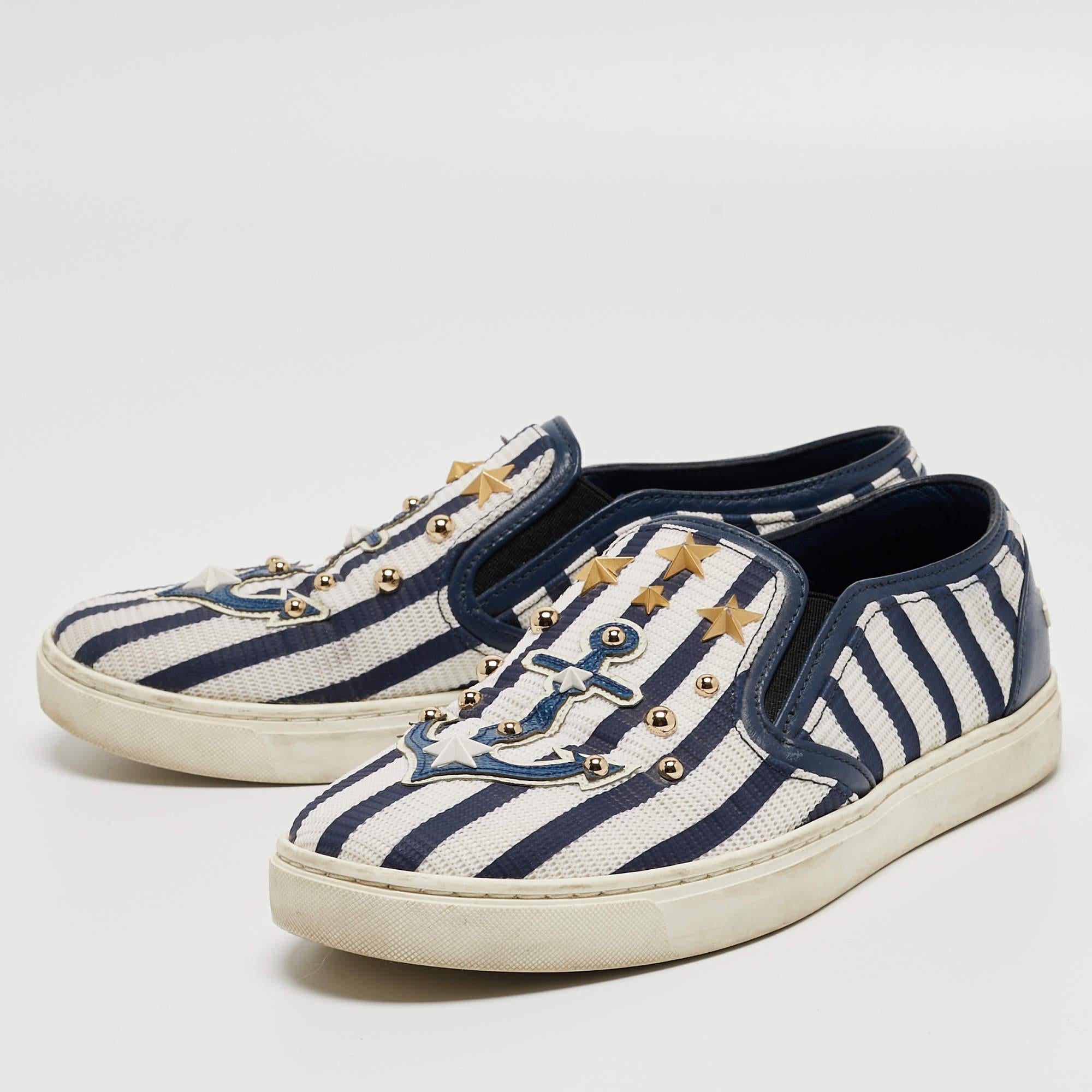 Elevate your footwear game with these Dolce & Gabbana sneakers. Combining high-end aesthetics and unmatched comfort, these sneakers are a symbol of modern luxury and impeccable taste.