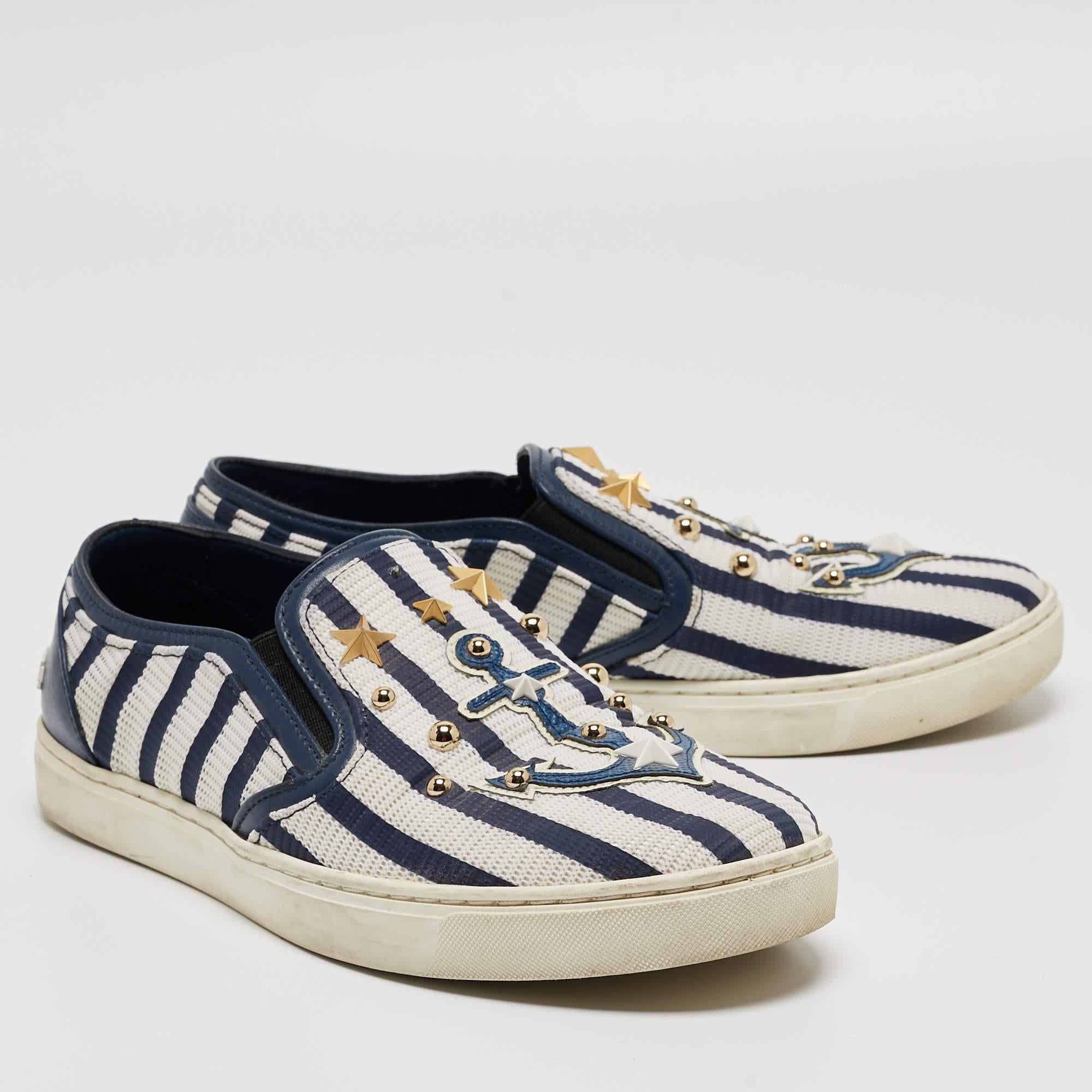 Dolce & Gabbana White/Blue Mesh and Leather Studded Slip On Sneakers Size 36 In Good Condition For Sale In Dubai, Al Qouz 2