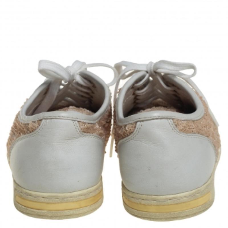 Dolce &Gabbana White/Brown Leather Sequin Embellished Sneakers Size 34 In Fair Condition For Sale In Dubai, Al Qouz 2