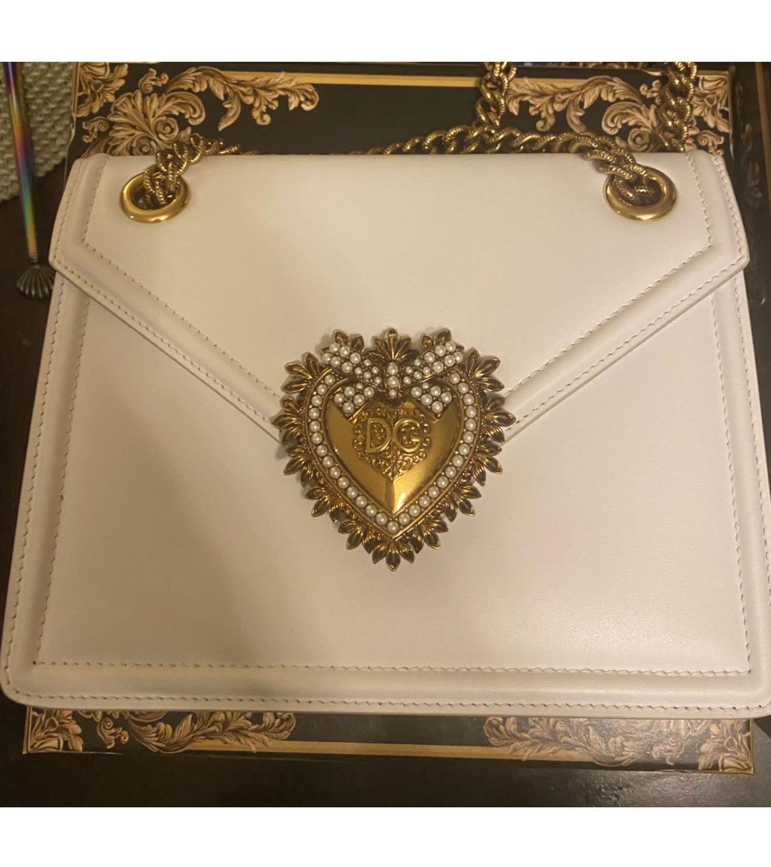 Bolso cruzado Dolce & Gabbana de asa superior en piel de ternero blanca con detalles dorados en Nuevo estado para la venta en WELWYN, GB