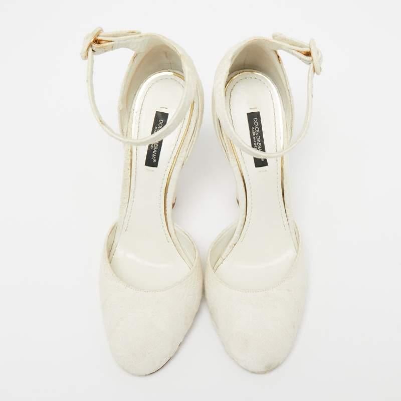 Dolce & Gabbana  White Canvas Mary Jane Pumps Size 38 In Fair Condition In Dubai, Al Qouz 2