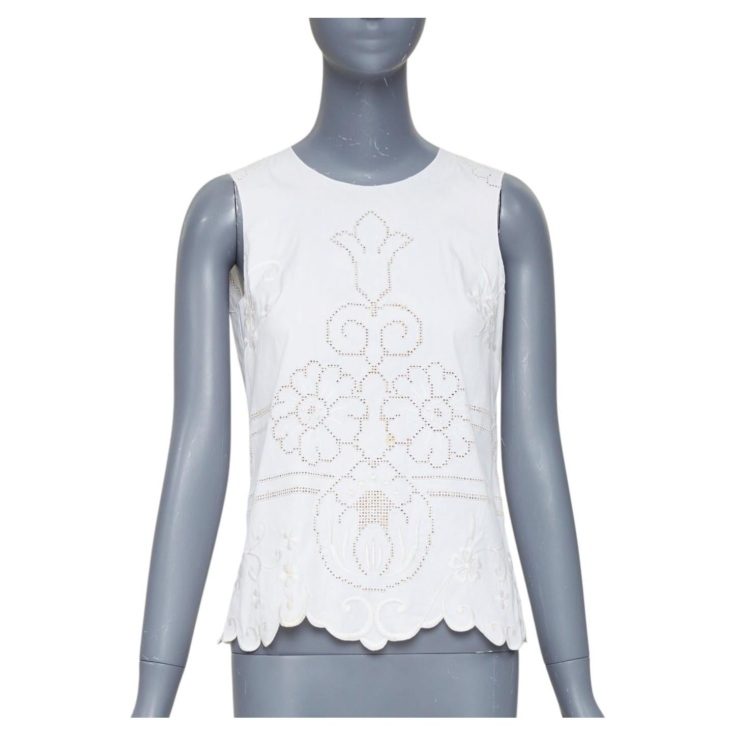 Débardeur blanc en coton à motif floral brodé et bordure festonnée ajourée Dolce & Gabbana, référence IT38, taille XS en vente