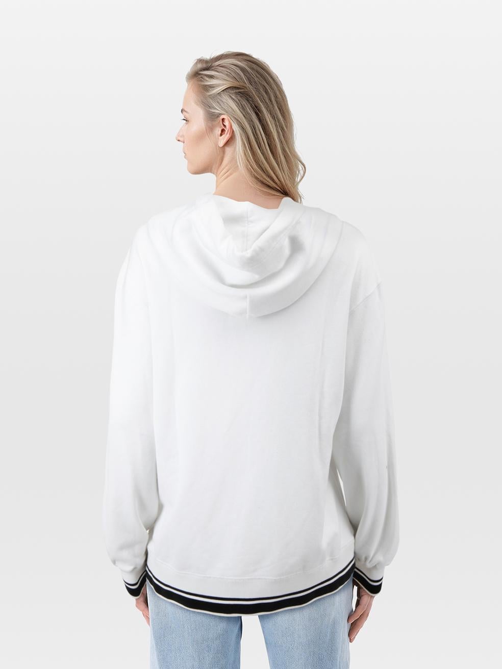 CONDITION is Good. General wear to the hoodie is evident. There is some discolouration on the logo on this used Dolce & Gabbana designer resale item.
 
 
 
 Details
 
 
 White
 
 Stretchy
 
 Cotton
 
 Long sleeve sweatshirt
 
 Loose fit
 
 Logo