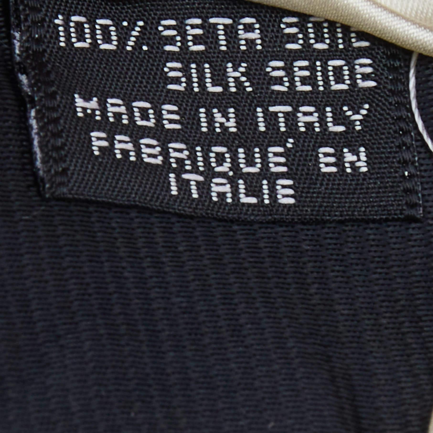 Dolce & Gabbana cravate en satin de soie imprimée à pois blancs Bon état - En vente à Dubai, Al Qouz 2