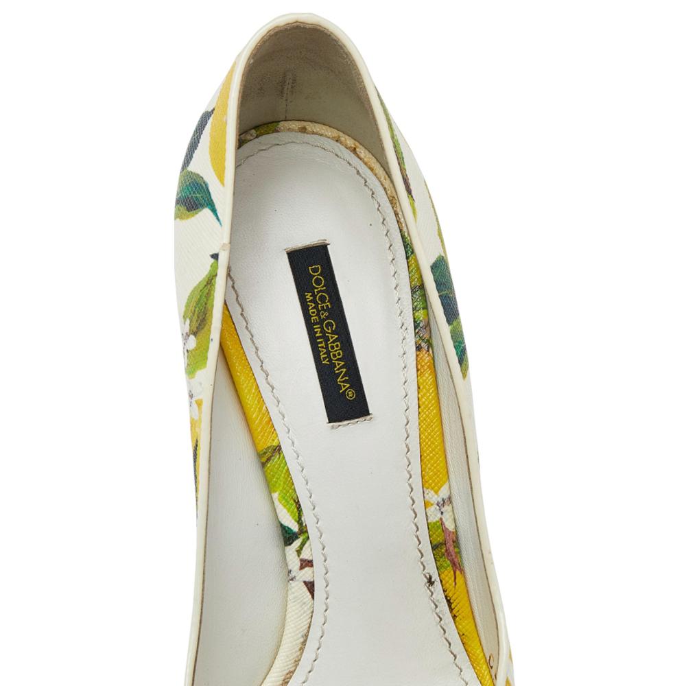 Dolce & Gabbana White Floral Print Leather Pointed Toe Pumps Size 38 In Good Condition In Dubai, Al Qouz 2