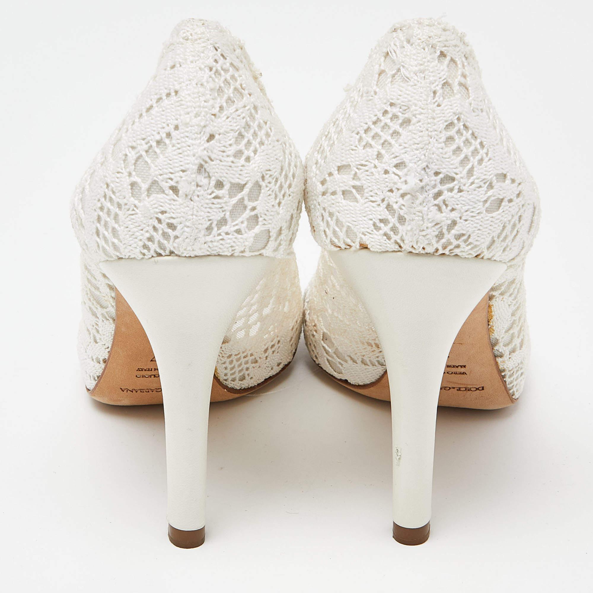 Dolce & Gabbana - Escarpins en dentelle blanche, taille 37 en vente 2