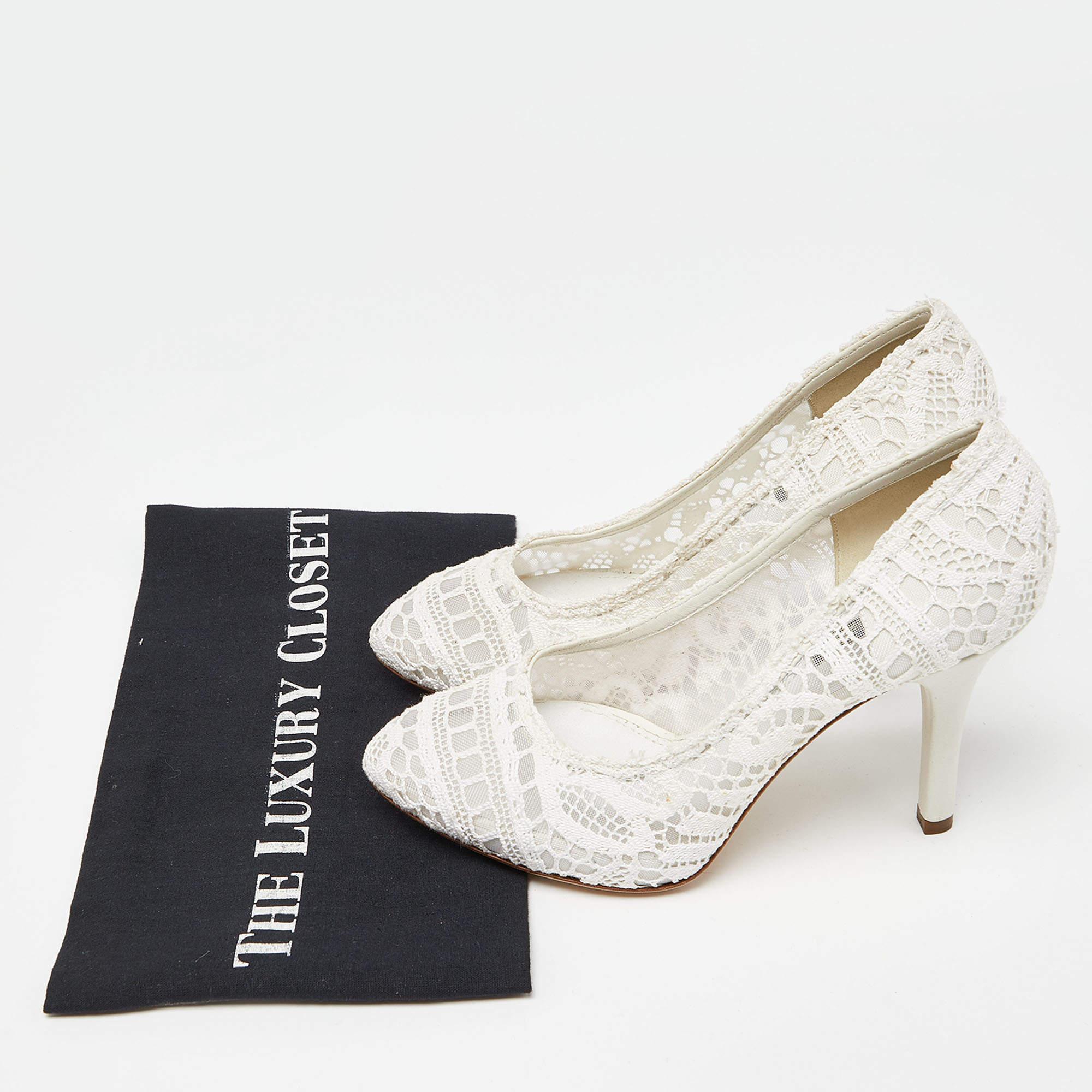 Dolce & Gabbana White Lace Pumps Size 37 For Sale 5
