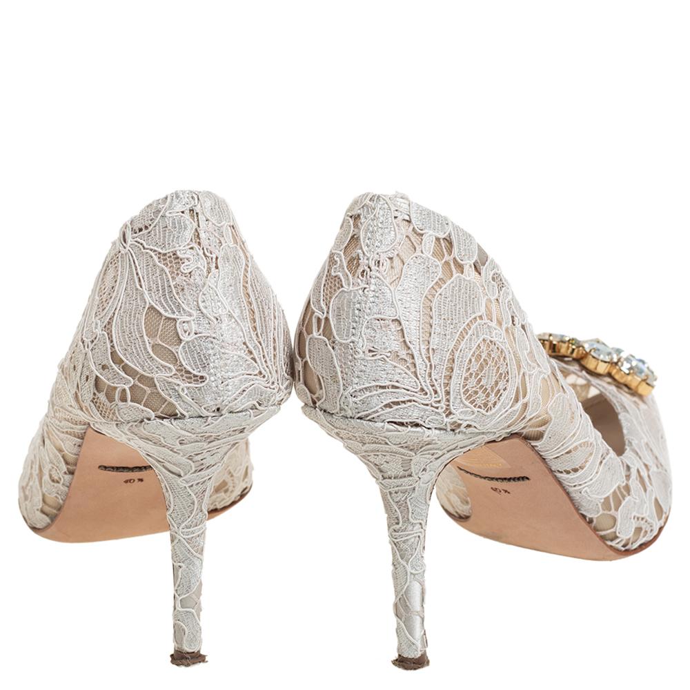 Dolce & Gabbana White Lace Taormina Pumps Size 40.5 In Good Condition In Dubai, Al Qouz 2