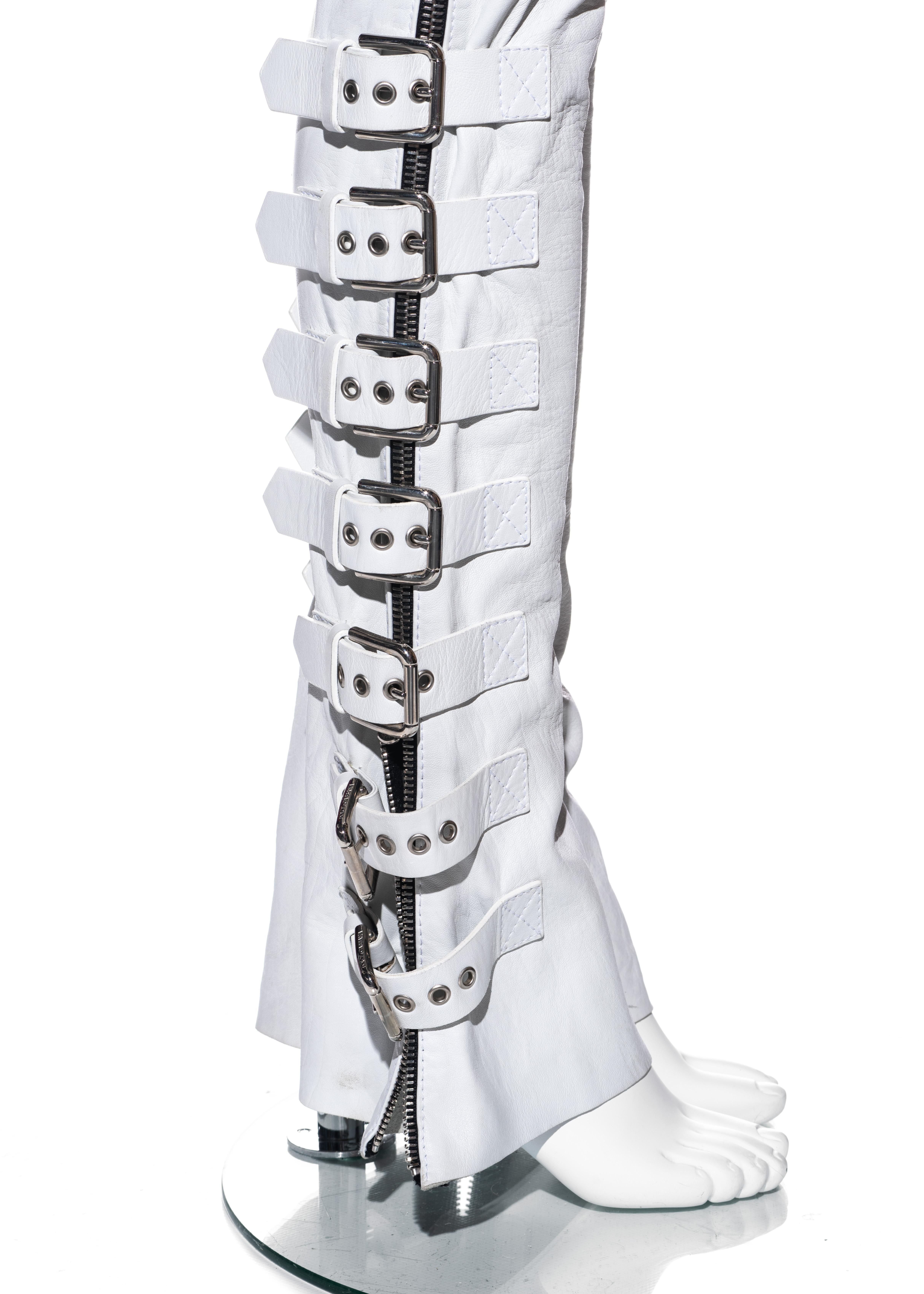 Women's Dolce & Gabbana white lambskin leather buckled bondage pants, ss 2003 For Sale