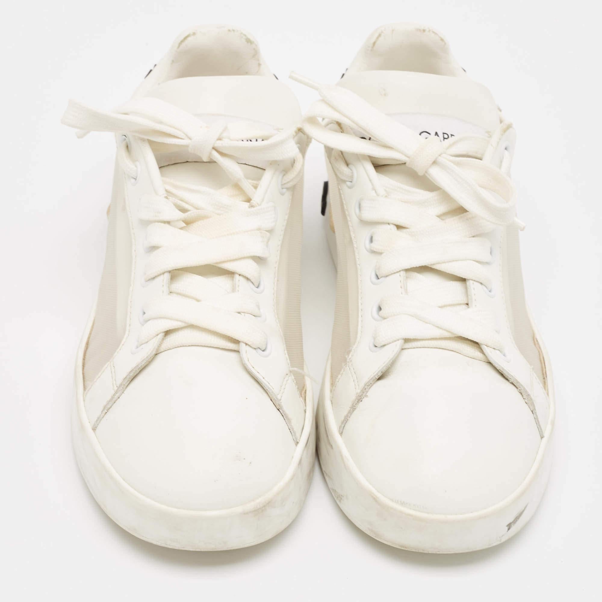 Dolce & Gabbana Weiße Low Top-Sneakers aus Leder und Mesh in Weiß, Größe 37,5 im Zustand „Relativ gut“ im Angebot in Dubai, Al Qouz 2
