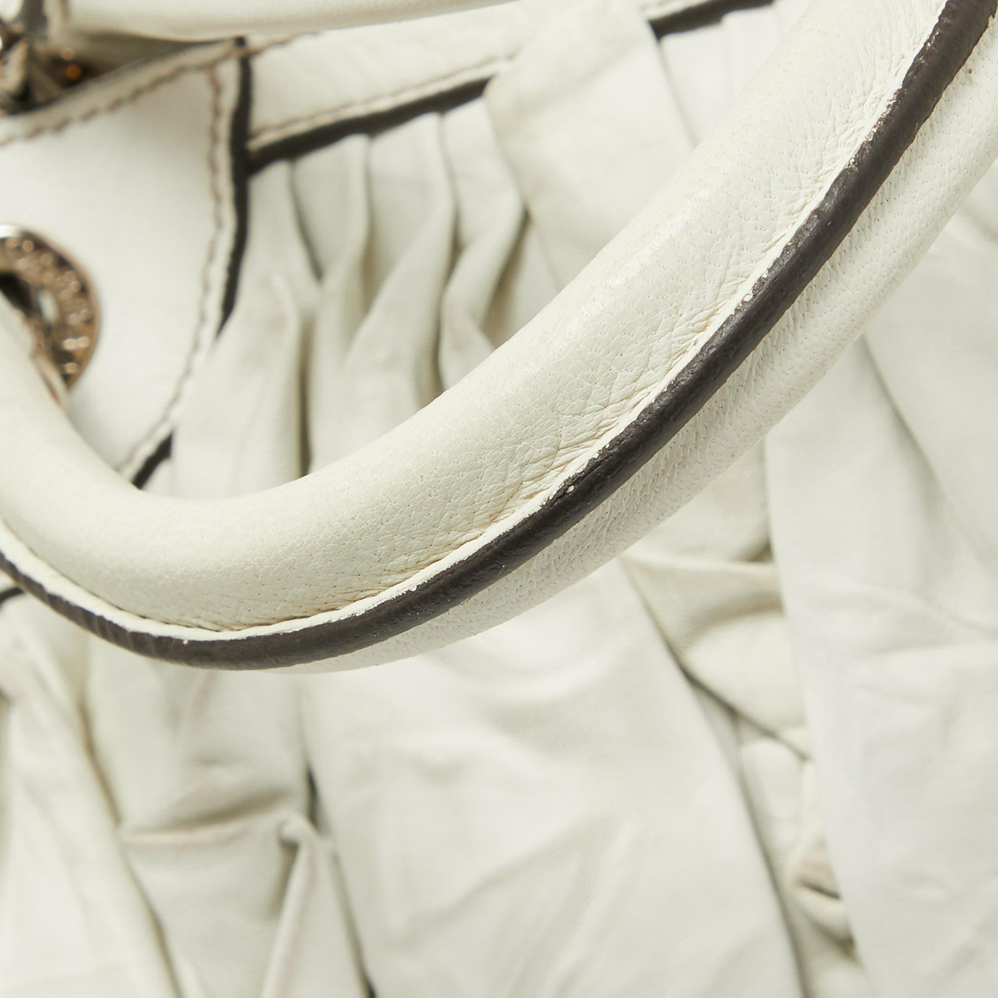 Dolce & Gabbana Weiße Miss Brooke Umhängetasche aus Leder mit Rüschen im Angebot 3