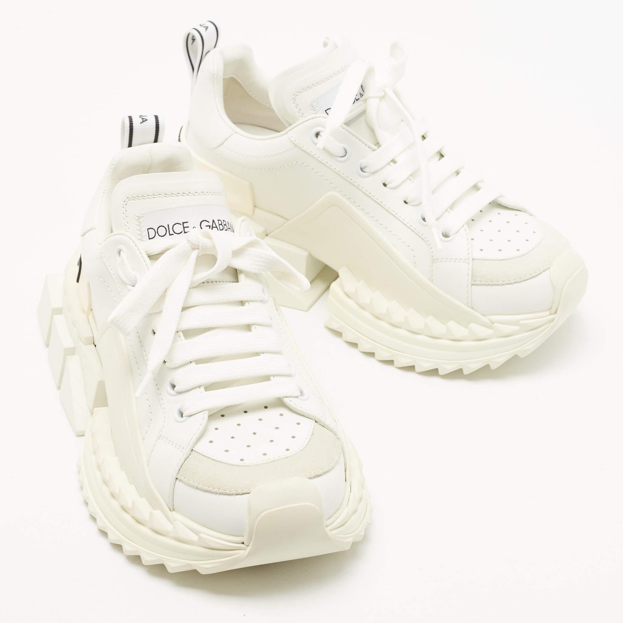Dolce & Gabbana White Leather Super Queen Low Top Sneakers Size 37 In New Condition In Dubai, Al Qouz 2