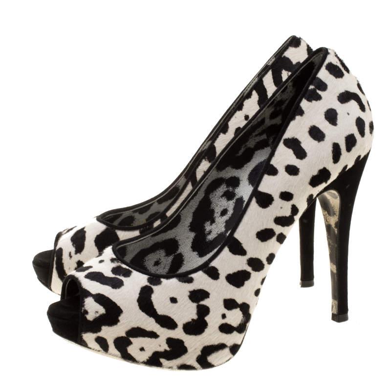 Women's Dolce & Gabbana White Leopard Print Calfhair Peep Toe Platform Pumps Size 35.5 For Sale